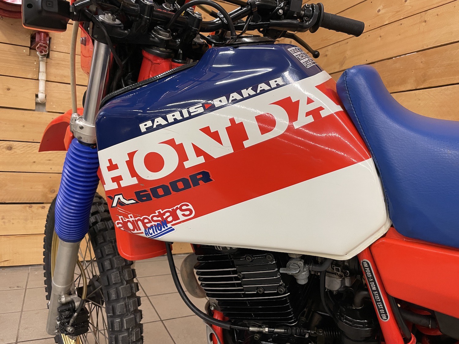 Honda_XL600R_ParisDakar_84_cezanne_classic_motorcycle_9-117.jpg