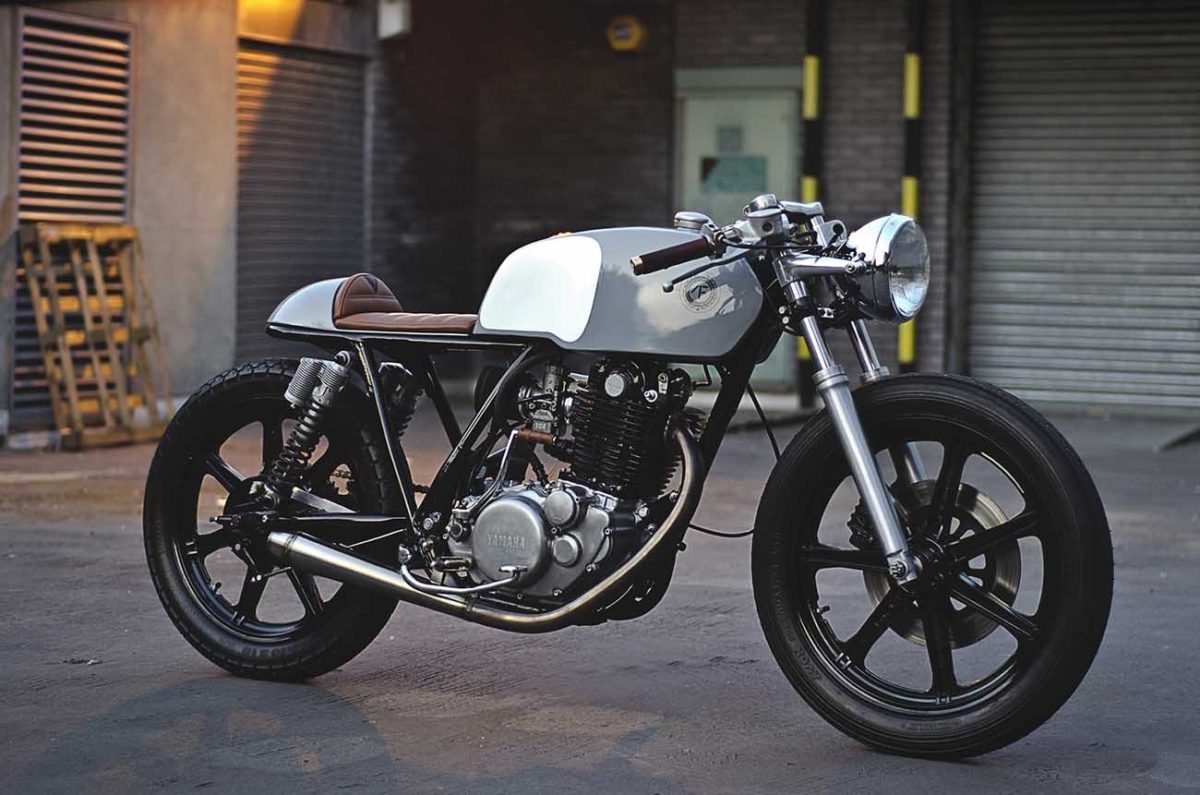 Une version minimaliste de la Yamaha SR500 par Auto Fabrica