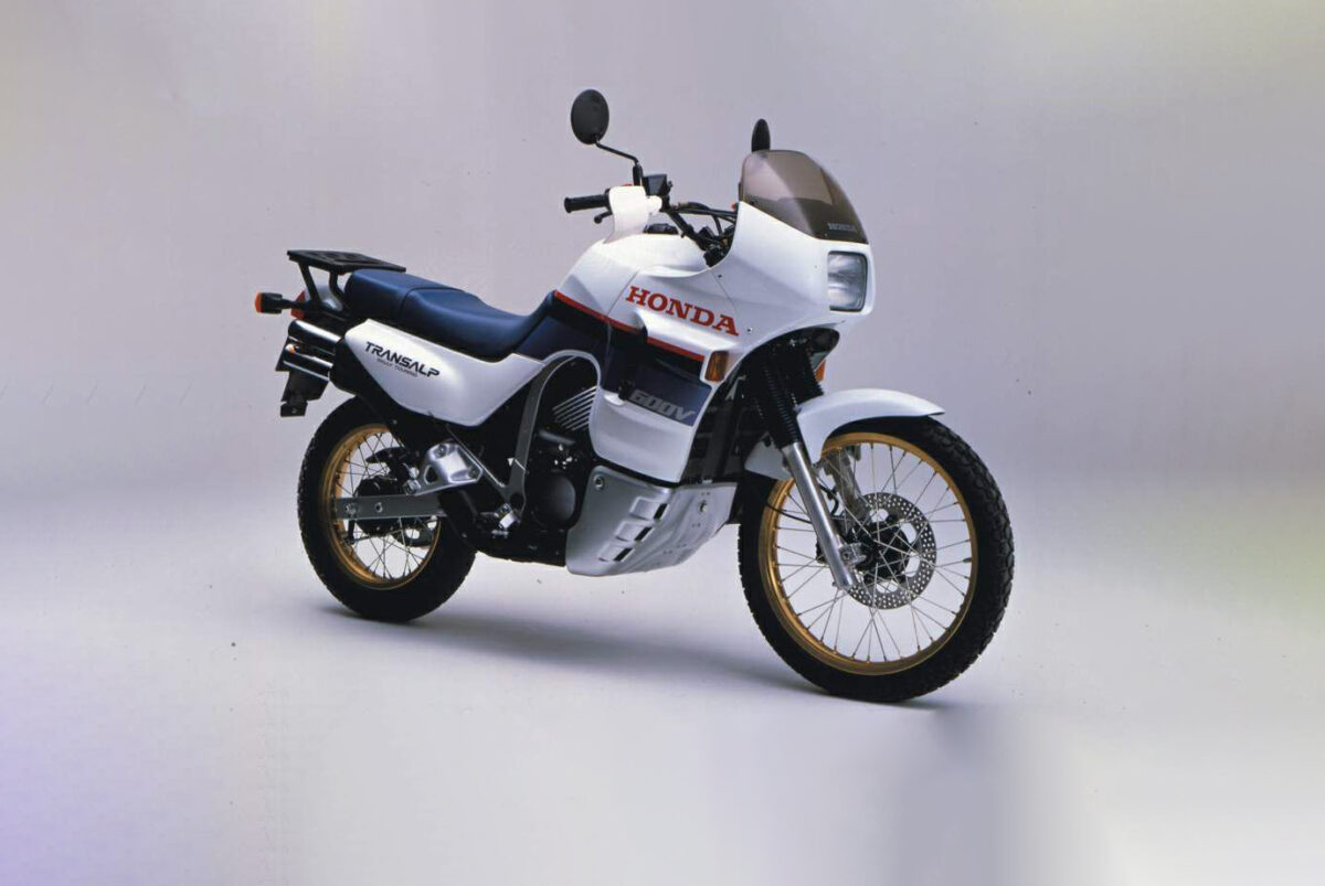 La Honda Transalp XL600V : plus qu’un trail, une légende…