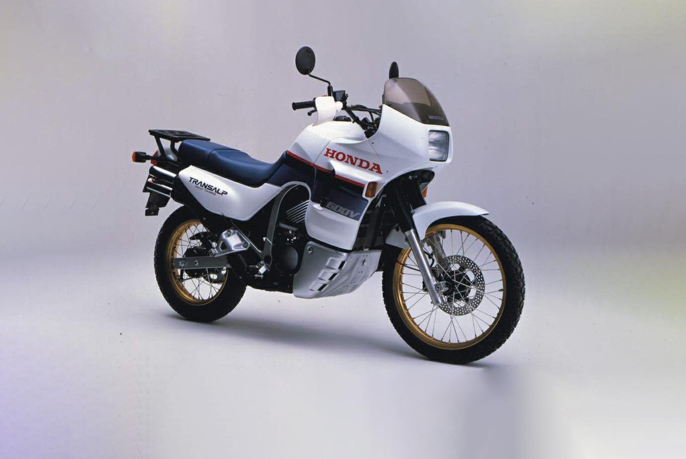 La Honda Transalp XL600V : plus qu'un trail, une légende...