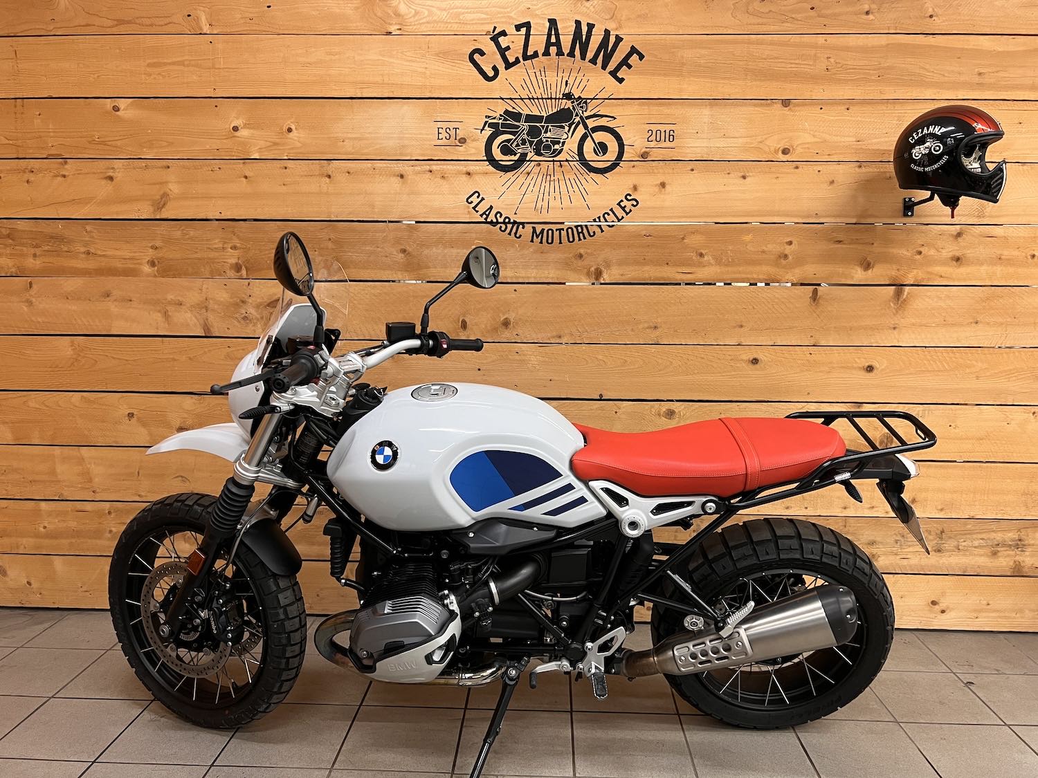 Bmw_nine_t_urbangs_cezanne_classic_10-181.jpg