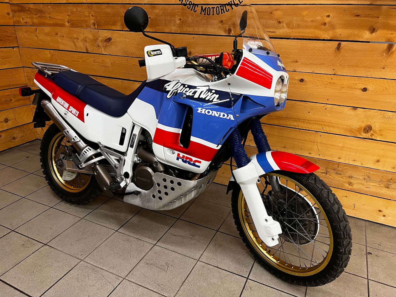 Honda_Africa_Twin_Cezanne_classic_motorcycle_12-153.jpg