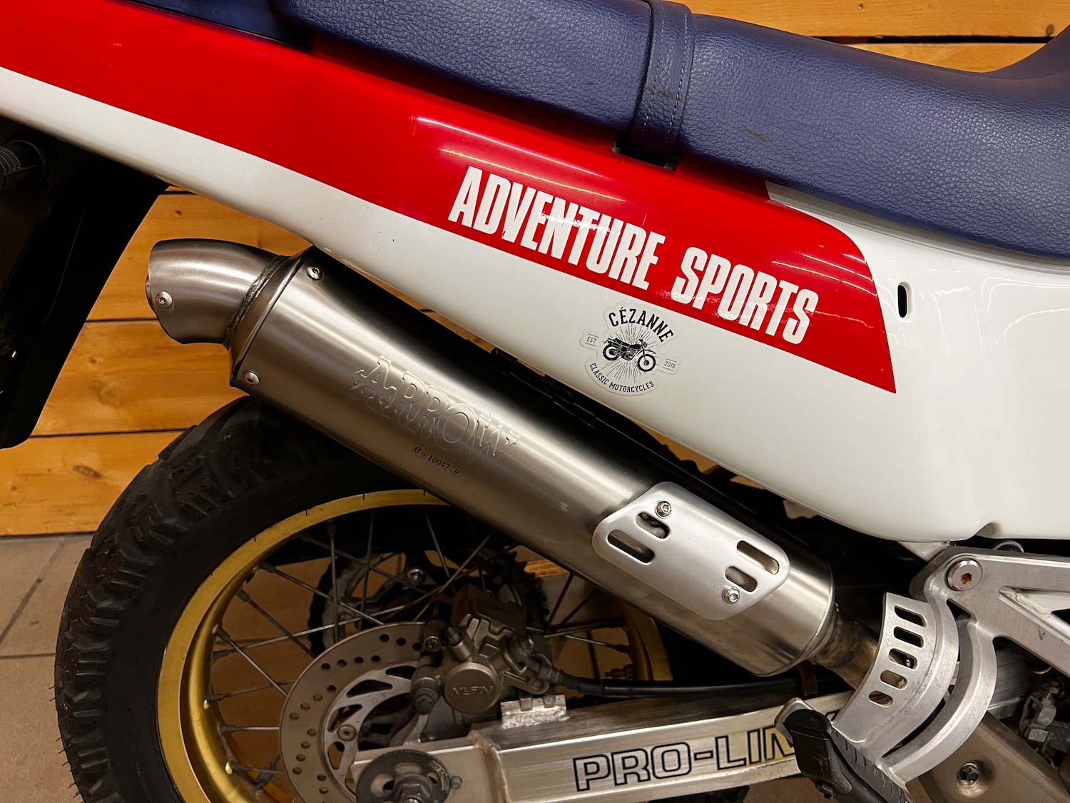 Honda_Africa_Twin_Cezanne_classic_motorcycle_8-153.jpg