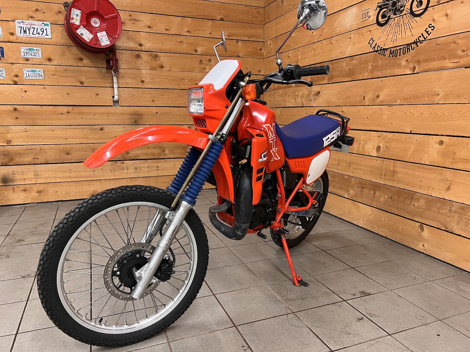 Honda_MTX_125r_cezanne_classic_4-165.jpg