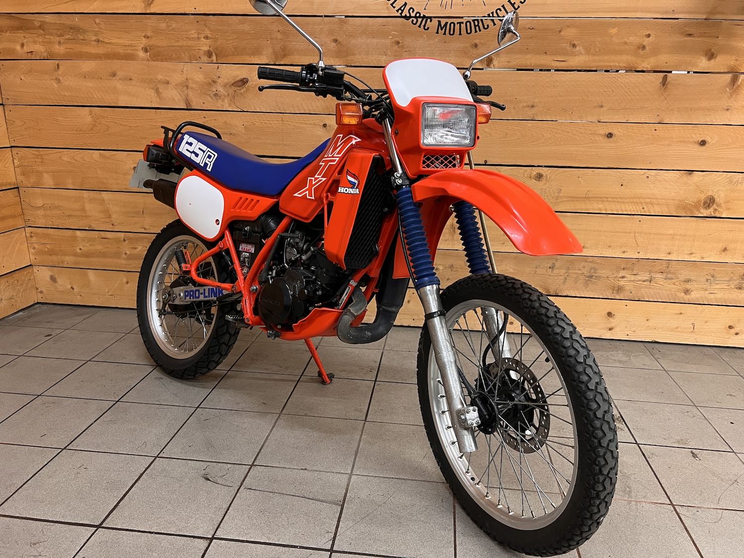 Honda_MTX_125r_cezanne_classic_6-165.jpg