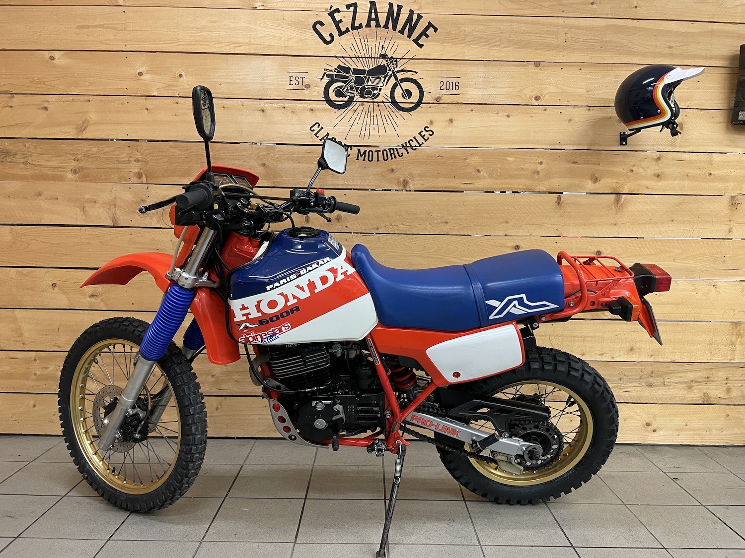 Honda_XL600R_ParisDakar_84_cezanne_classic_motorcycle_11-117.jpg