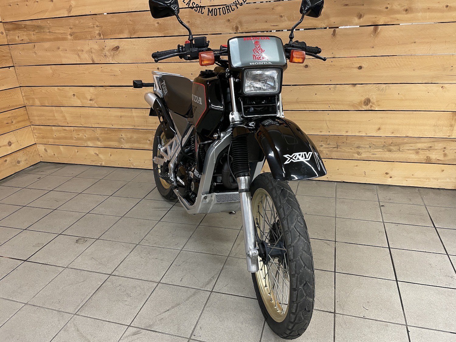 Honda_XLV_750R_cezanne_classic_motorcycles_11-118.jpg