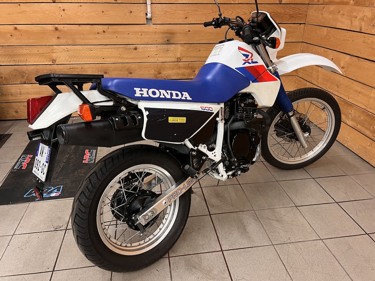 Honda_XL_600_cezanne_classic_10-177.jpg