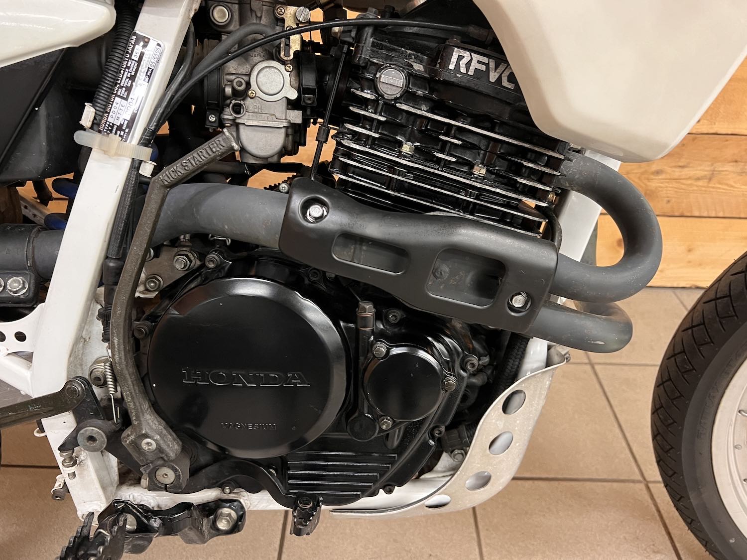 Honda_XL_600_cezanne_classic_3-177.jpg