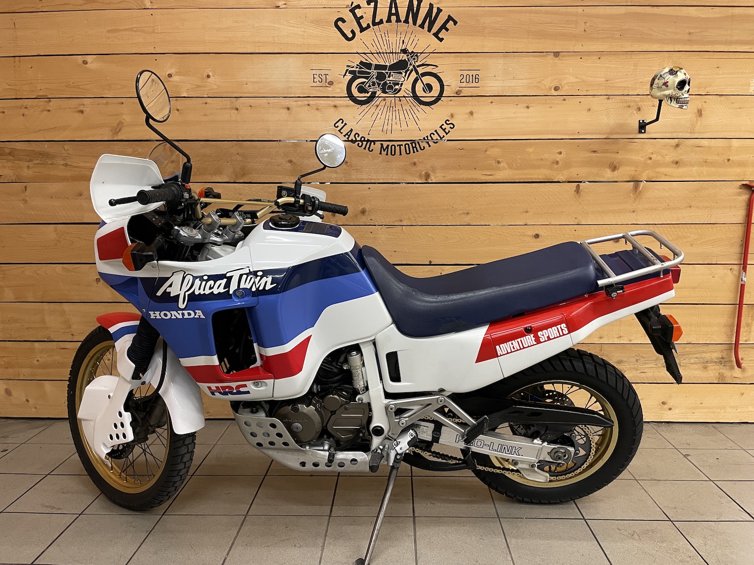 Honda_africa_twin_650_88_cezanne_classic_motorcycles_3-133.jpg