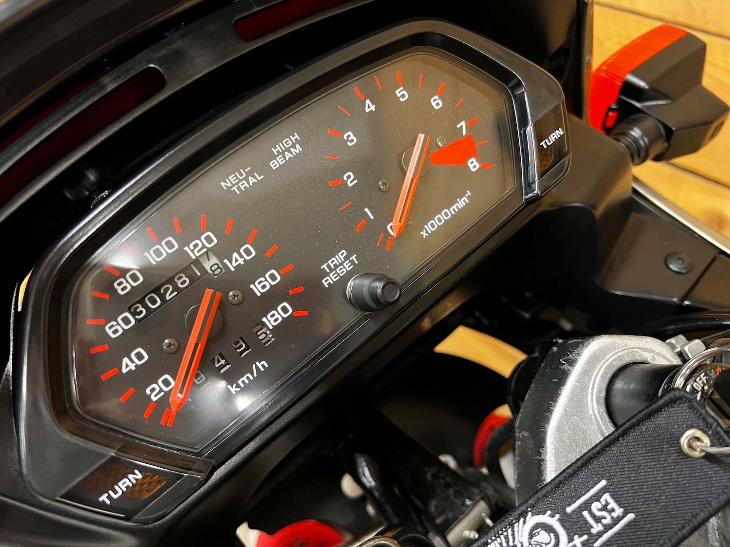 Honda_dominator_Cezanne_classic_Motorcycle_10-152.jpg