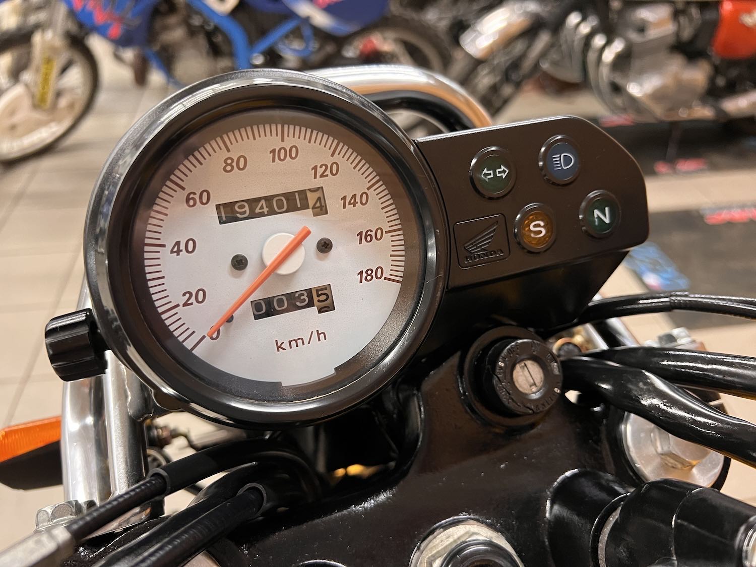 Honda_slr_650_Cezanne_classic_8-178.jpg