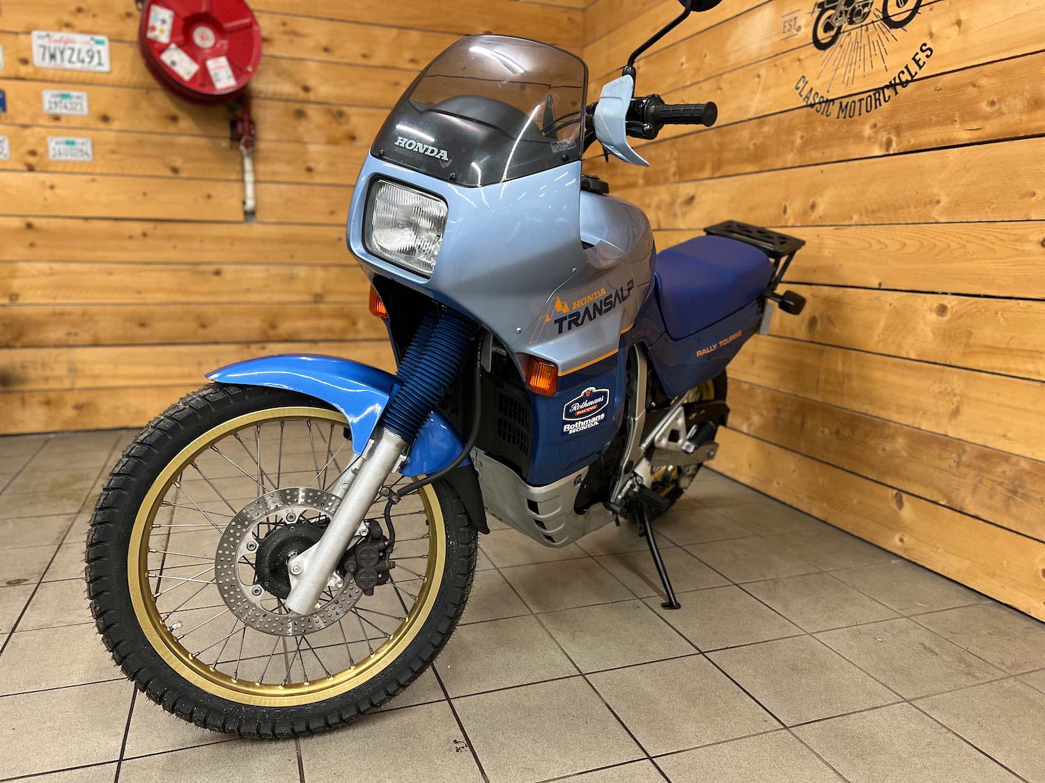 Honda_transalp_xl600v_89_Cezanne_Motorcycle_5-144.jpg