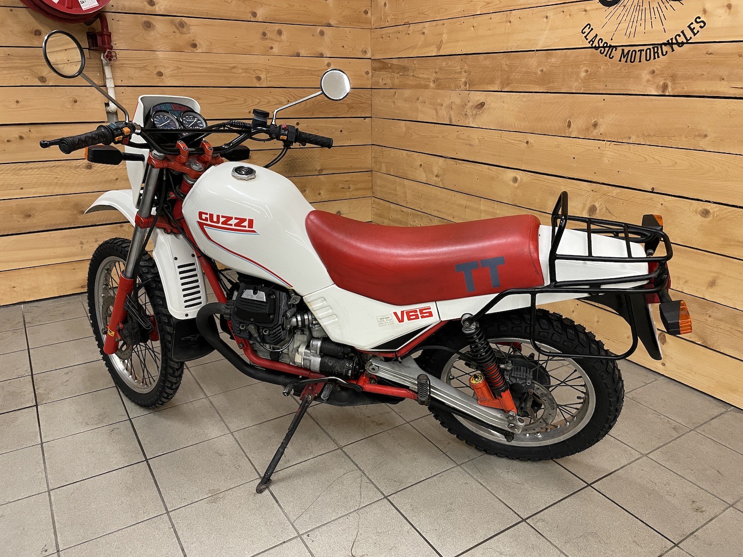 Moto_guzzi_v65tt_85_cezanne_classic_motorcycle-98.jpg