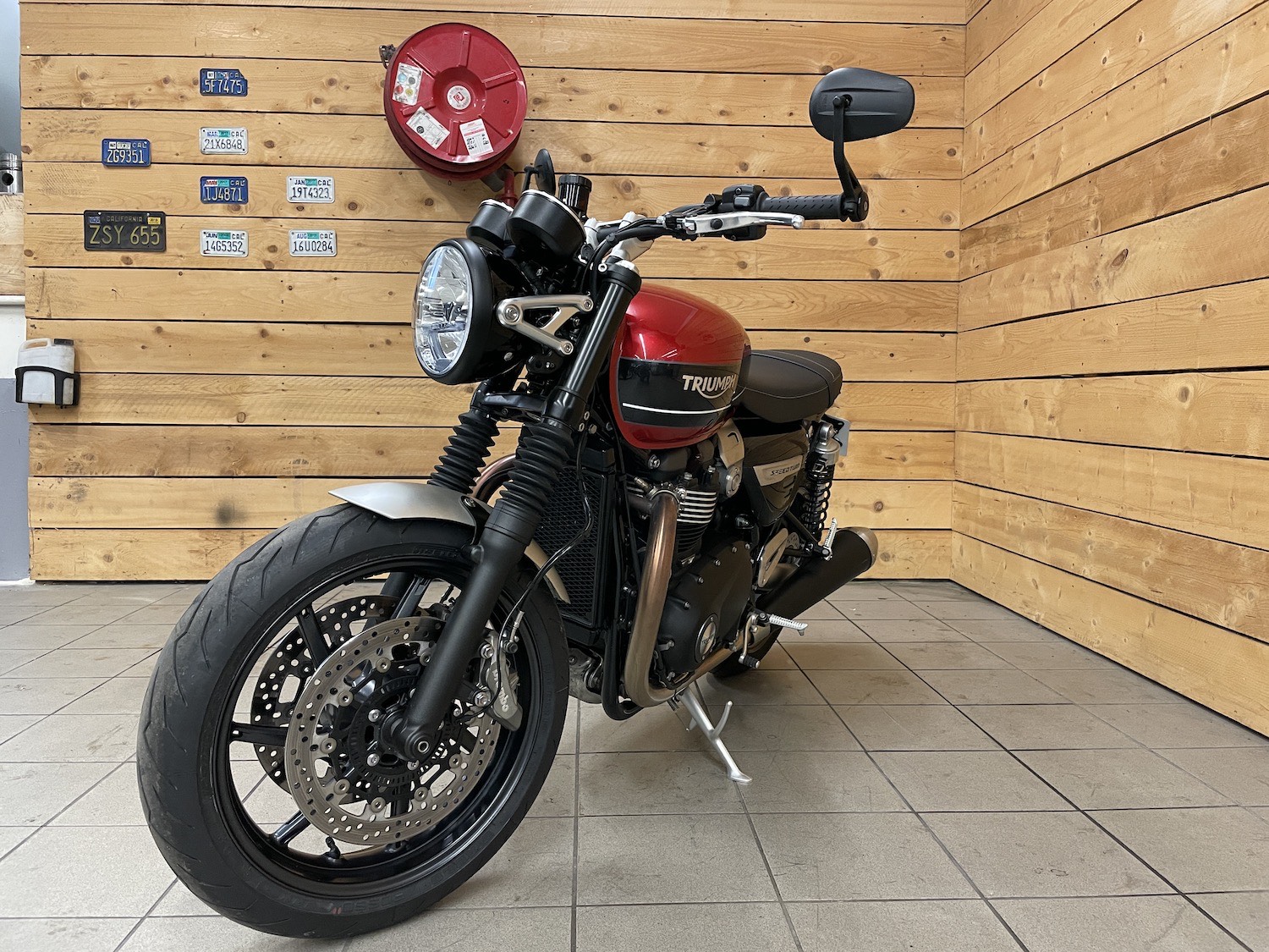 Triumph_SpeedTwin_1200_2019_cezanne_classic_motorcycle_4-102.jpg