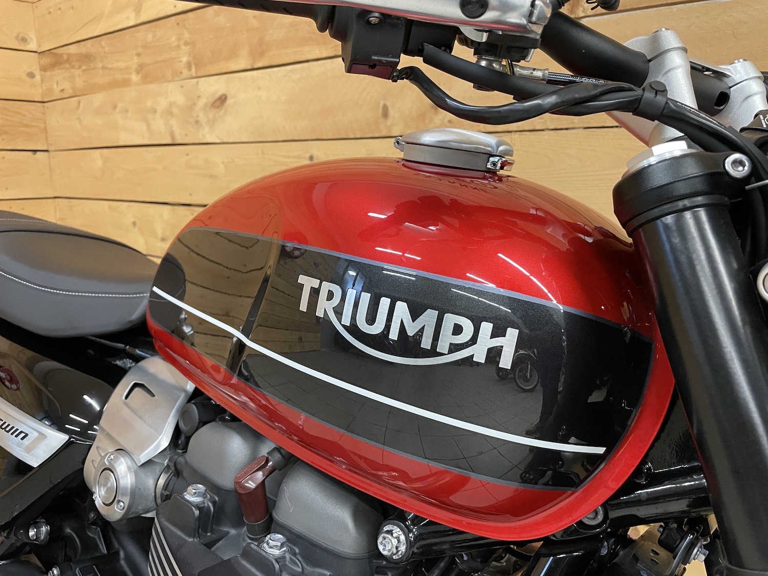 Triumph_SpeedTwin_1200_2019_cezanne_classic_motorcycle_6-102.jpg