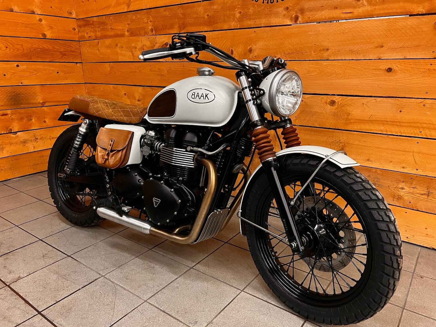 Triumph_bonnville_baak_865_cezanne_classic_11-189.jpg