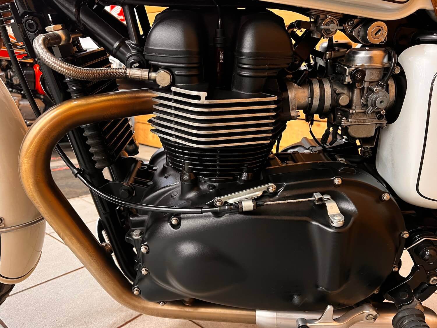 Triumph_bonnville_baak_865_cezanne_classic_4-189.jpg