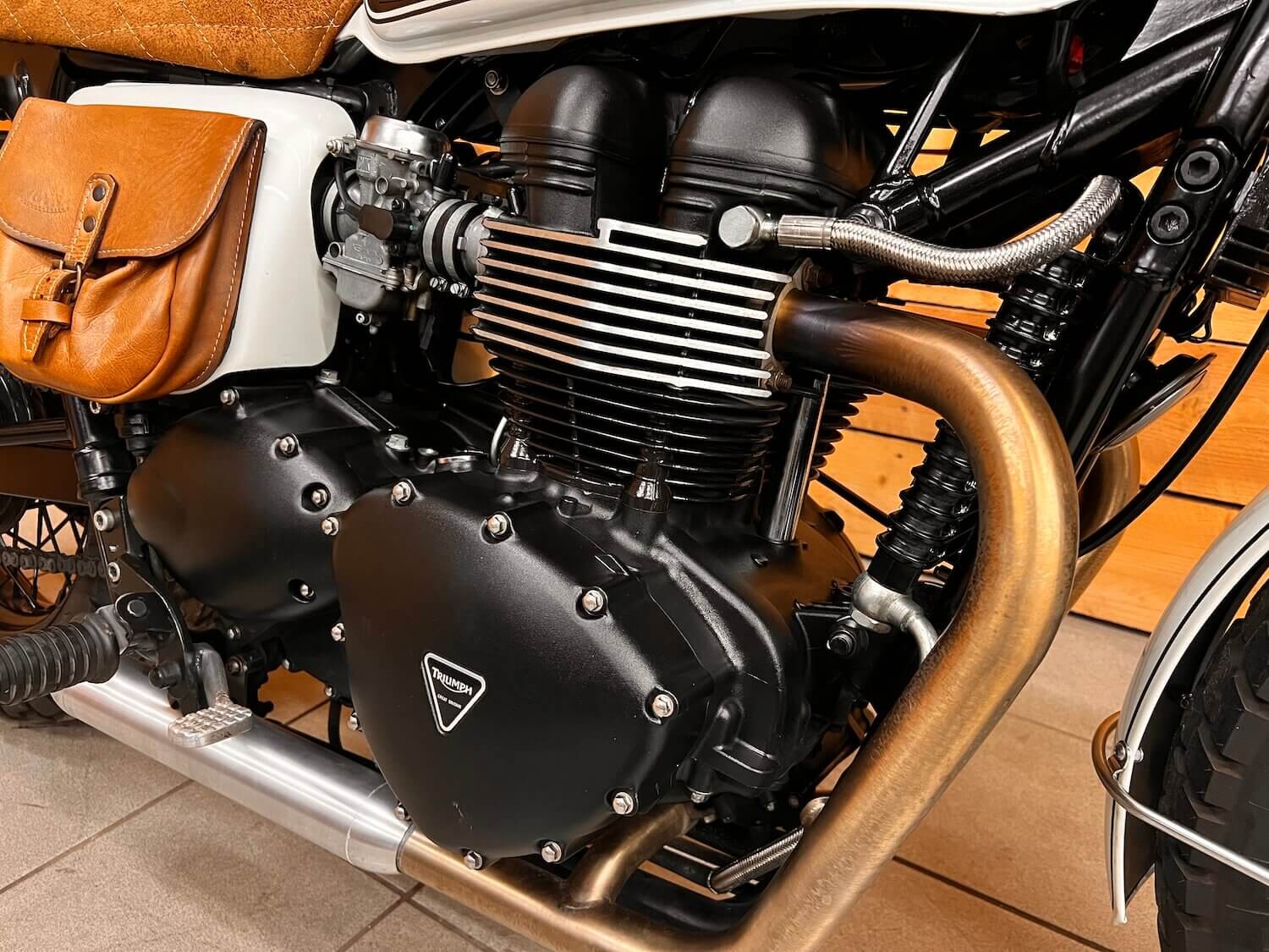 Triumph_bonnville_baak_865_cezanne_classic_8-189.jpg