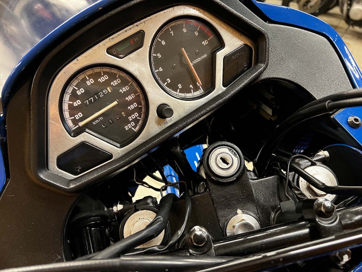 Yamaha_SuperTenere_XT750Z_Cezanne_Classic_7-149.jpg