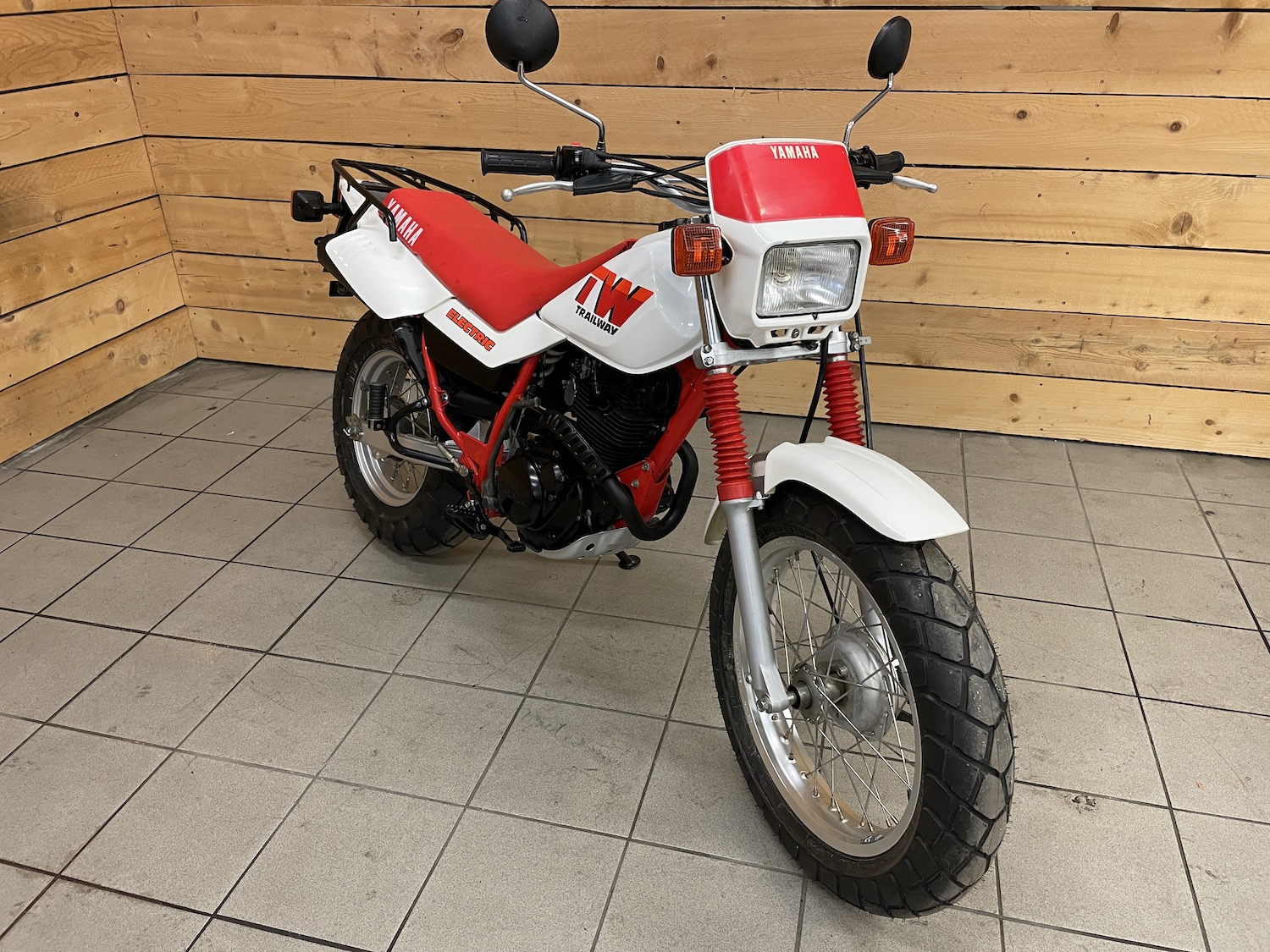Yamaha_TW200_cezanne_classic_motorcycle_1-108.jpg