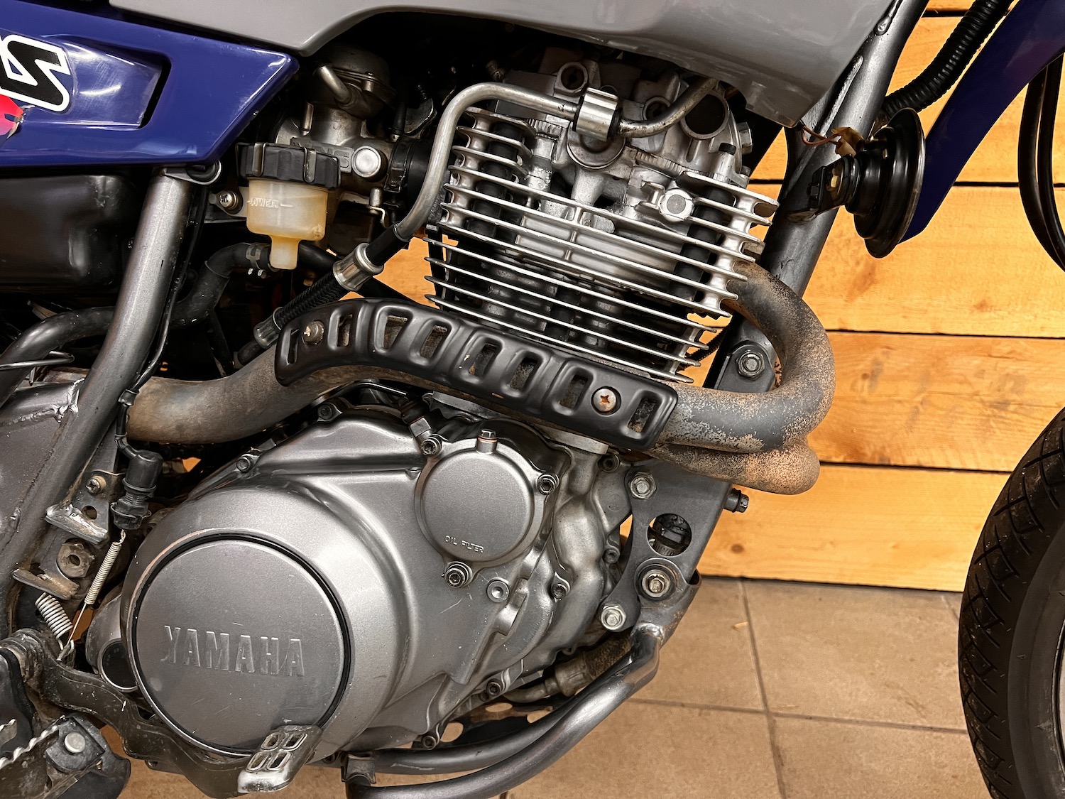 Yamaha_xt600e_Cezanne_classic_motorcycle_3-154.jpg