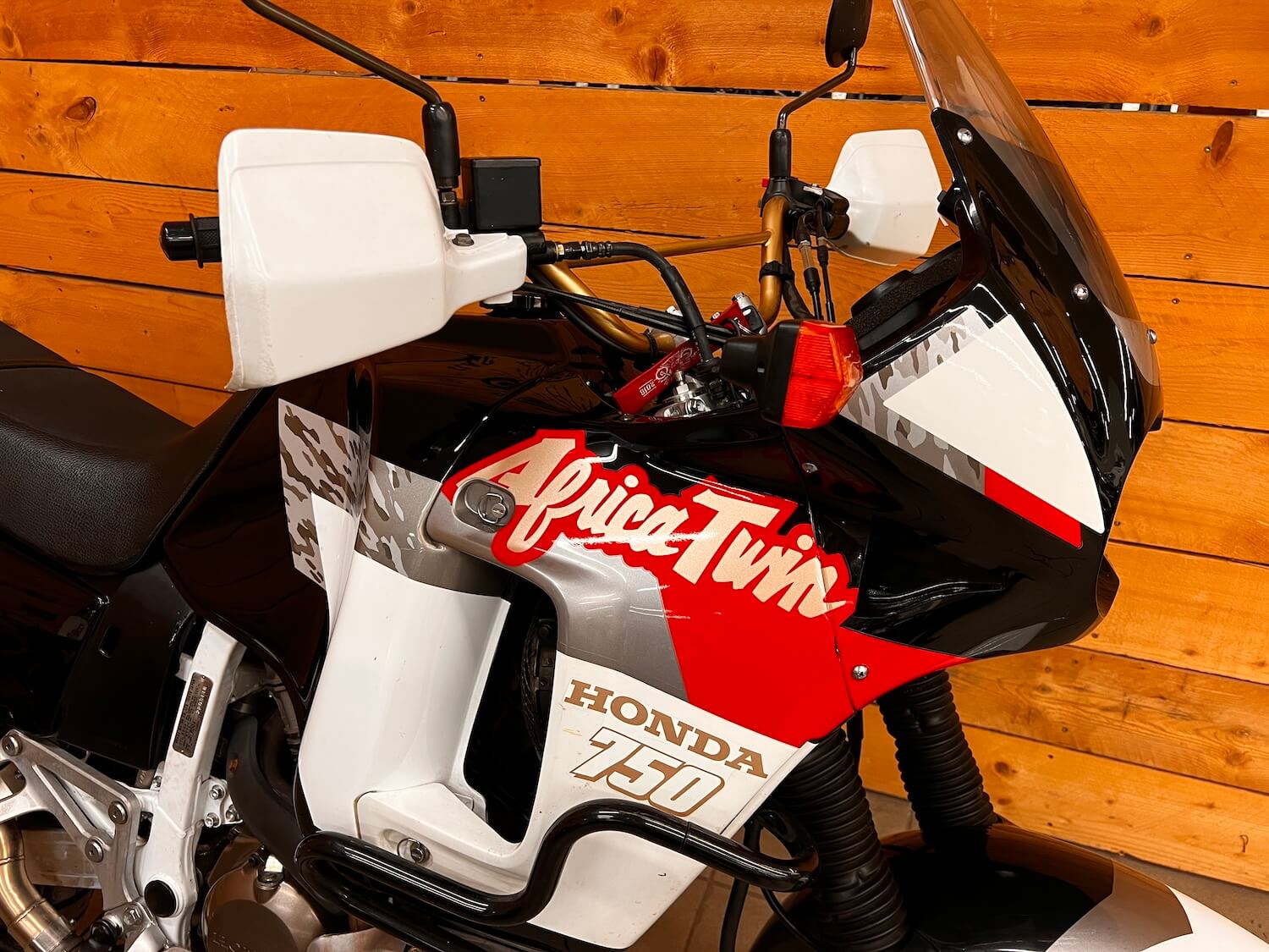 honda_xrv750_cezanne_classic_2-190.jpg
