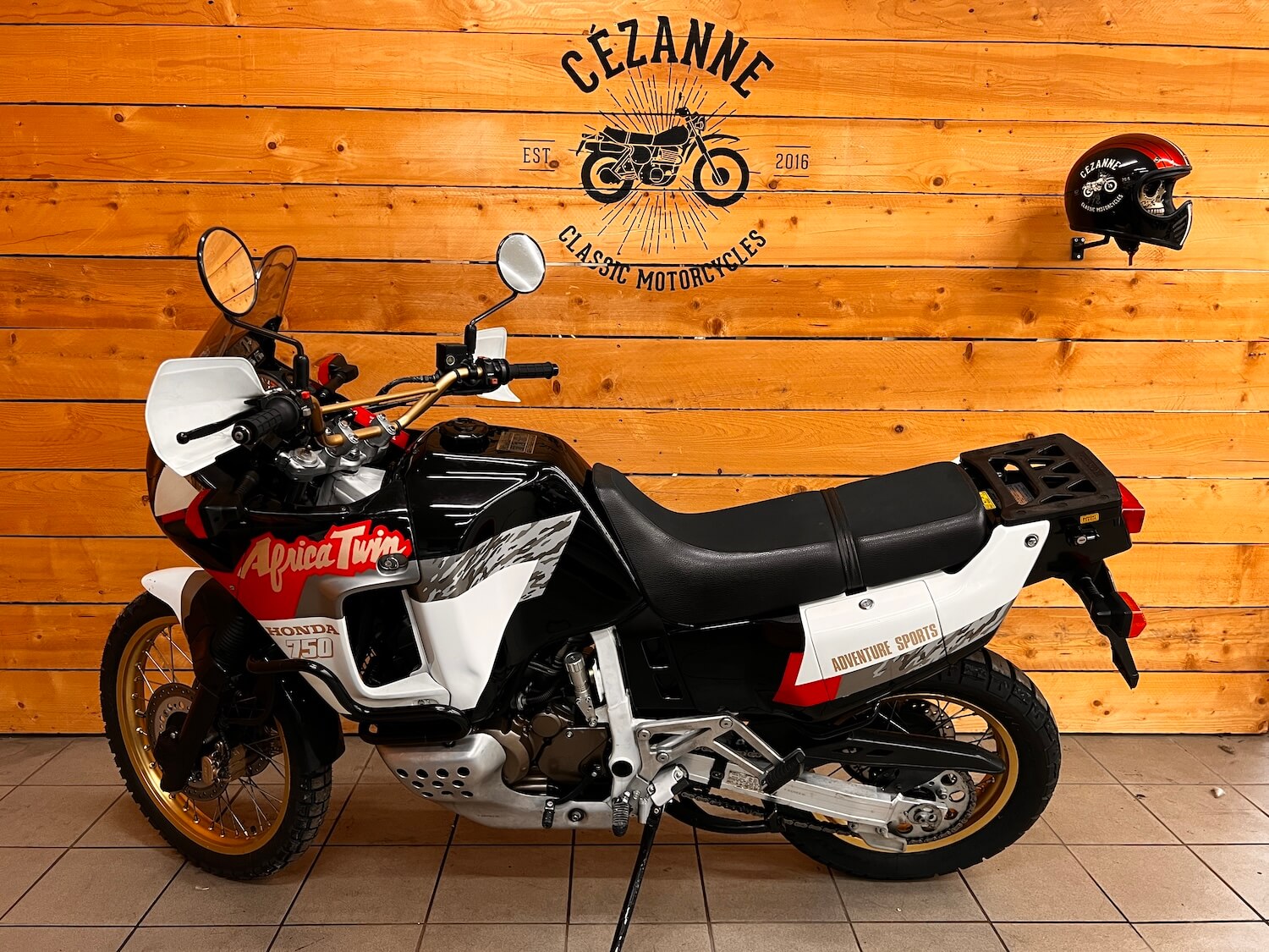honda_xrv750_cezanne_classic_3-190.jpg