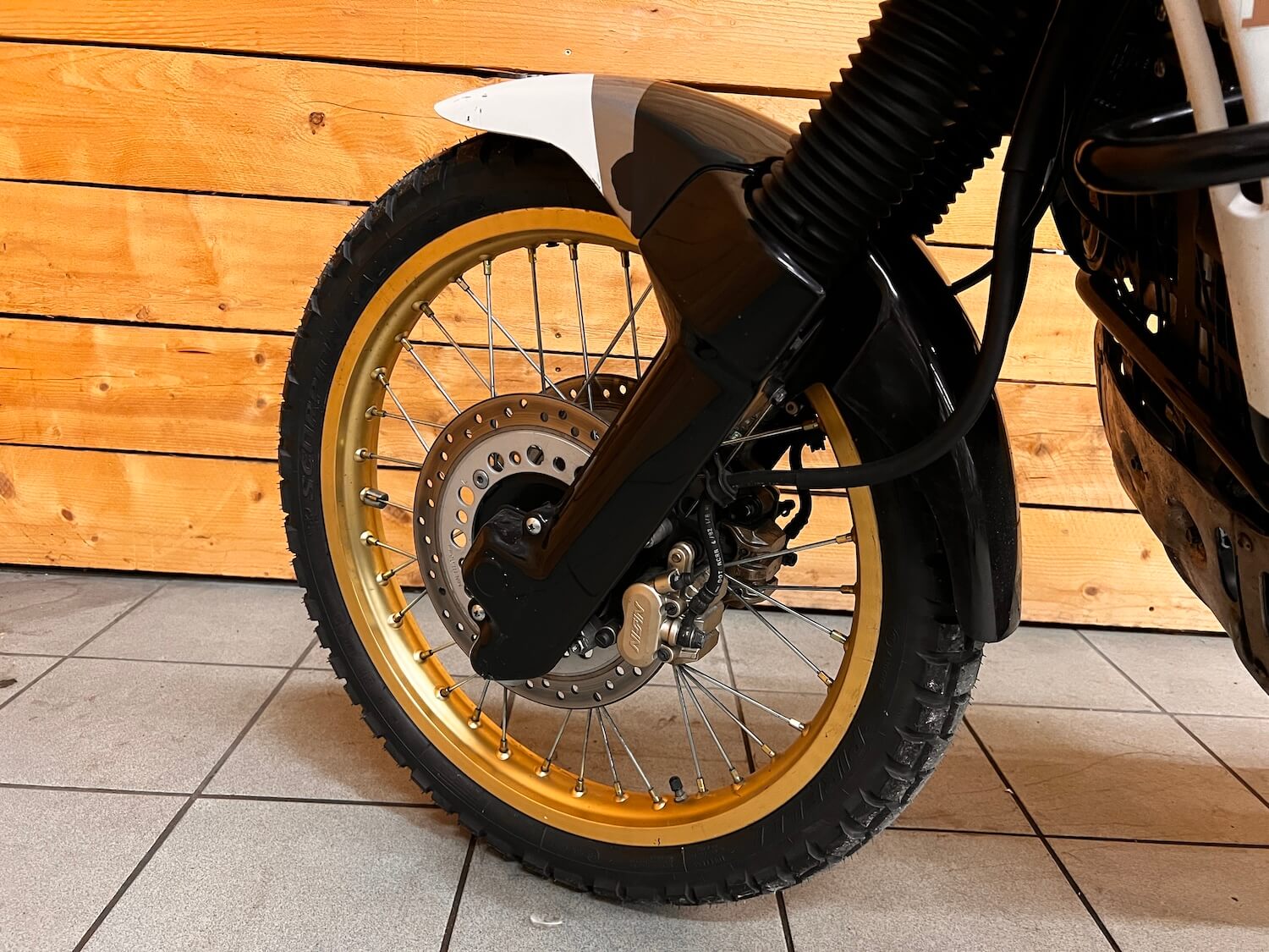 honda_xrv750_cezanne_classic_5-190.jpg