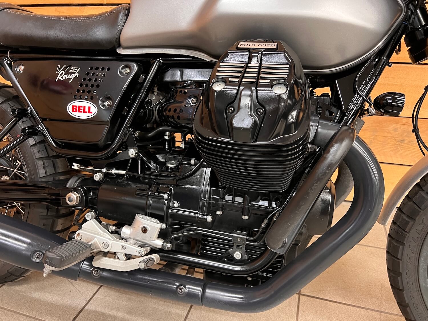 moto_guzzi_v7_Cezanne_classic_4-192.jpg