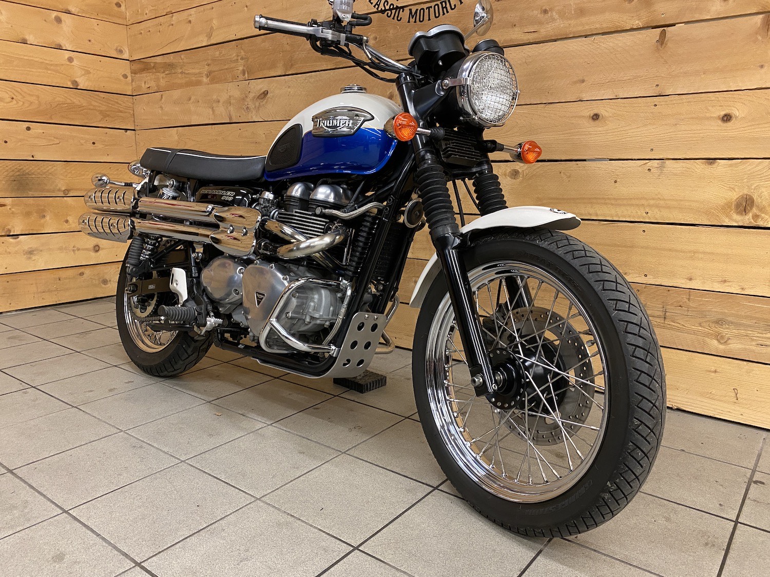 triumph_scrambler_900_cezanne_classic_motorcycle_01_70_2-86.jpg